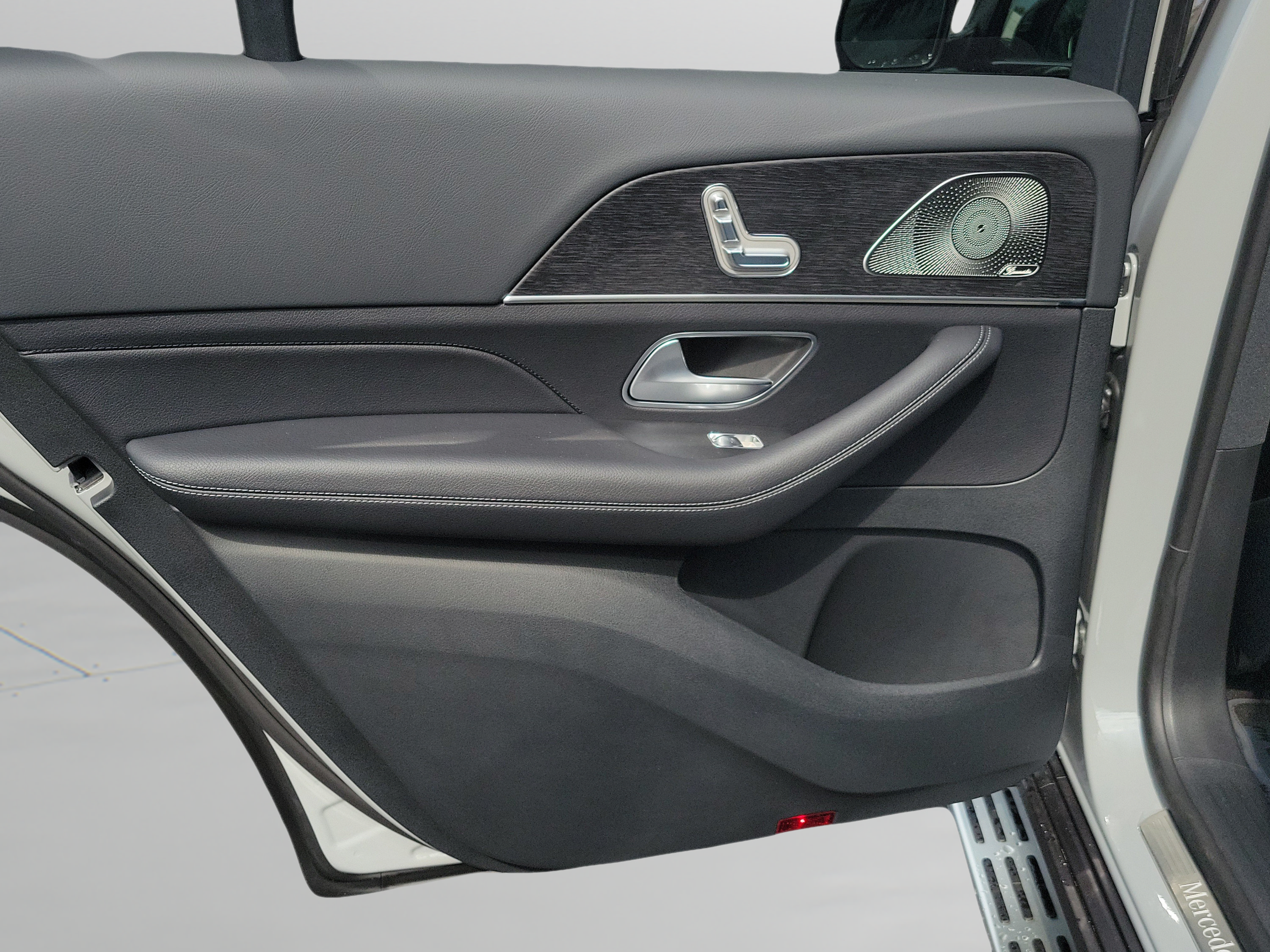 New 2026 Mercedes-Benz GLS 450 4MATIC image 6