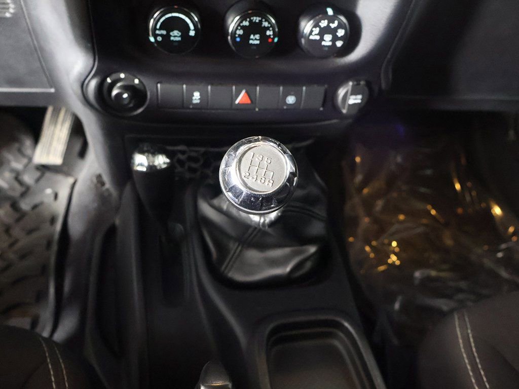 Used 2014 Jeep Wrangler Unlimited Sahara w/ Connectivity Group image 38