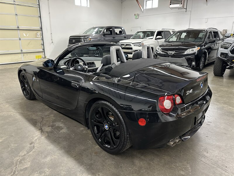 Used 2005 BMW Z4 3.0i RWD image 4