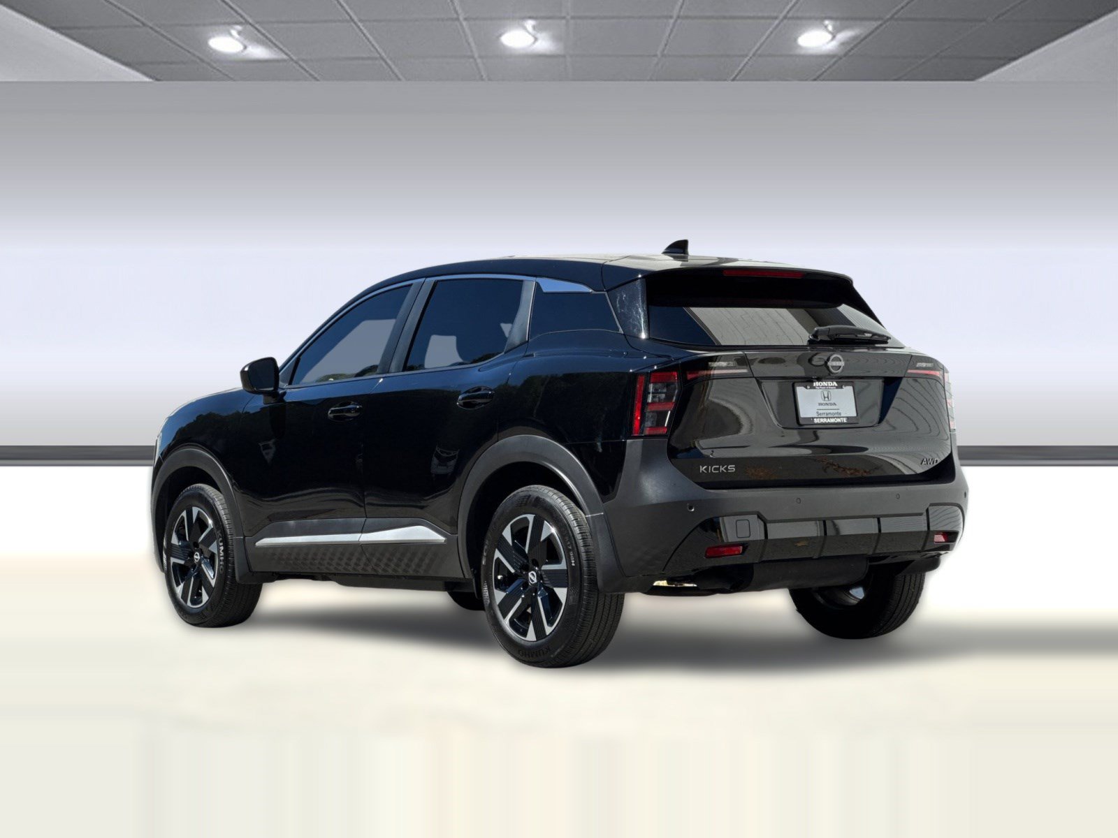Used 2025 Nissan Kicks SV AWD/4WD image 3