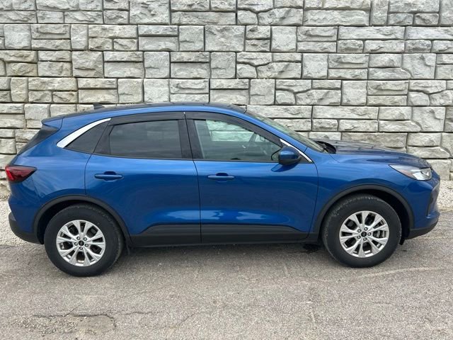 Used 2023 Ford Escape Active w/ Tech Pack #2 AWD/4WD image 6