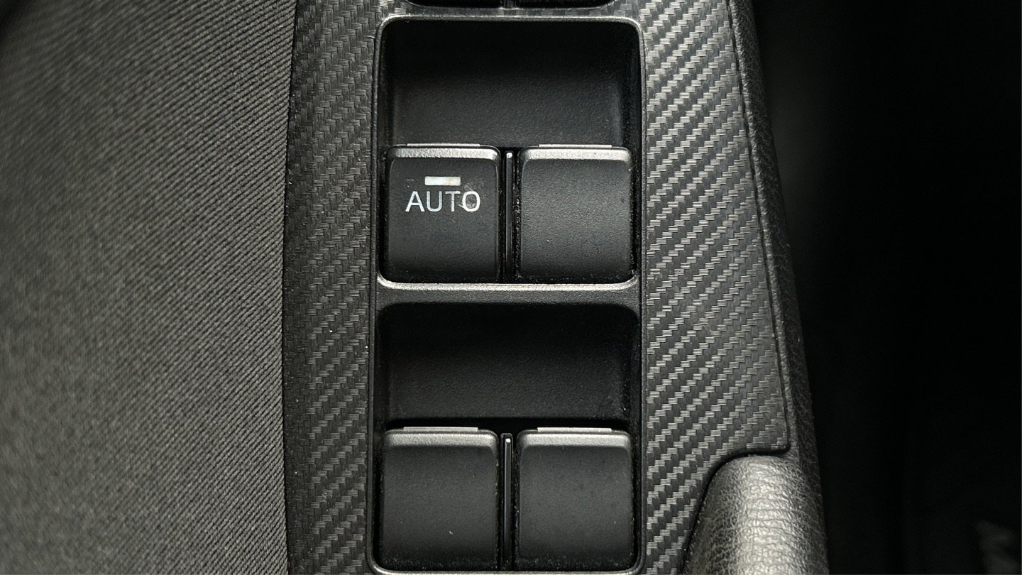 Used 2014 MAZDA MAZDA3 i Sport image 35