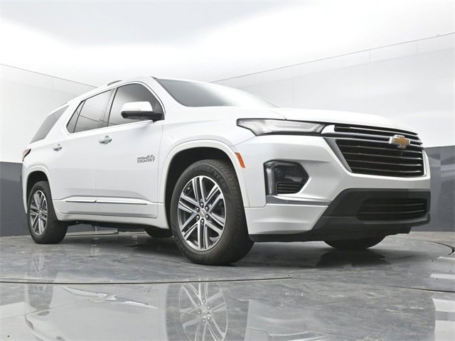 Used 2023 Chevrolet Traverse High Country image 1
