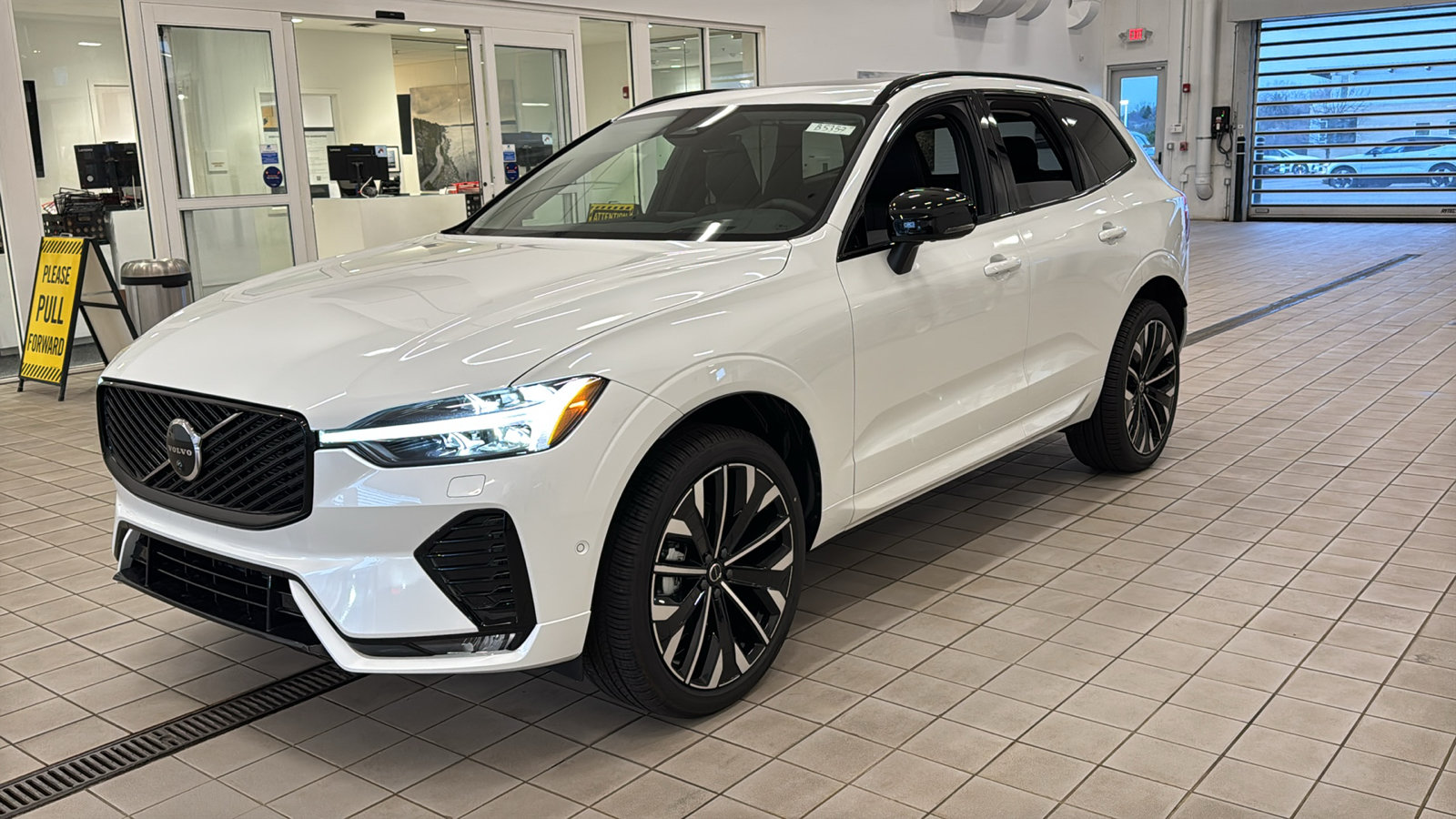 New 2026 Volvo XC60 B5 Ultra w/ Protection Package Premier AWD/4WD image 9