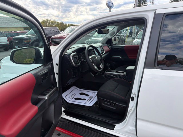 Used 2023 Toyota Tacoma SR5 AWD/4WD image 18