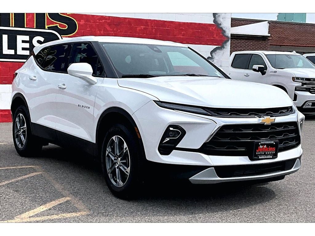 Used 2025 Chevrolet Blazer LT AWD/4WD image 12