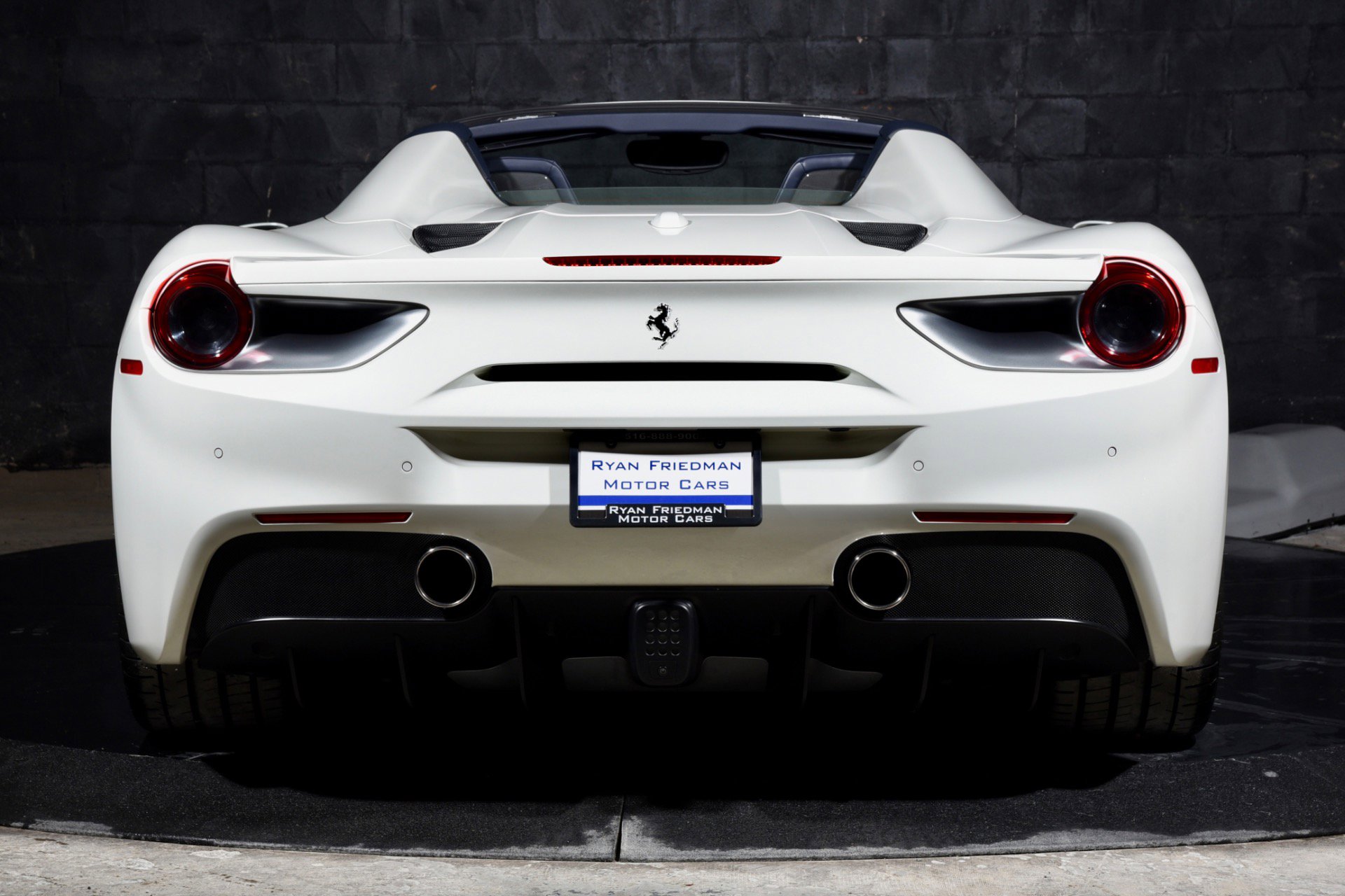 Used 2018 Ferrari 488 Spider image 13