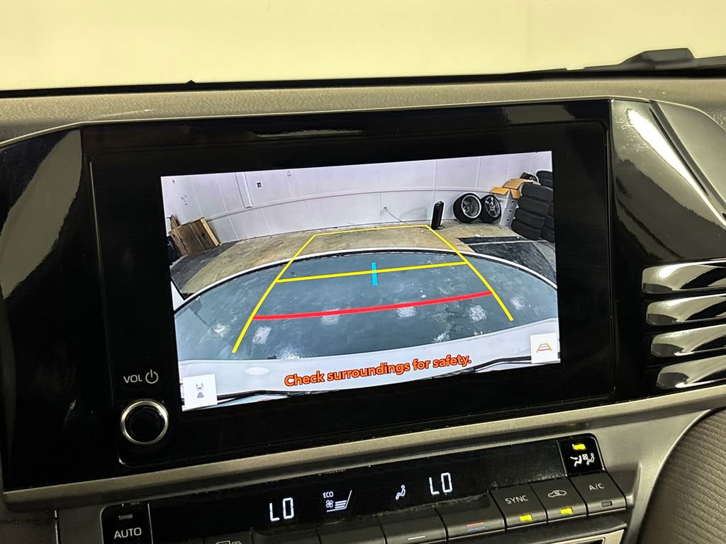 Used 2025 Toyota Camry SE w/ Convenience Package image 20