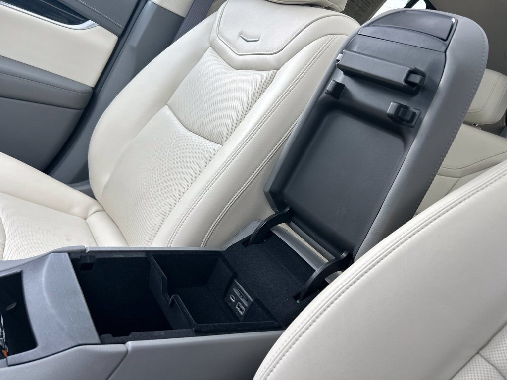 Used 2024 Cadillac XT6 Premium Luxury w/ Technology Package FWD image 41
