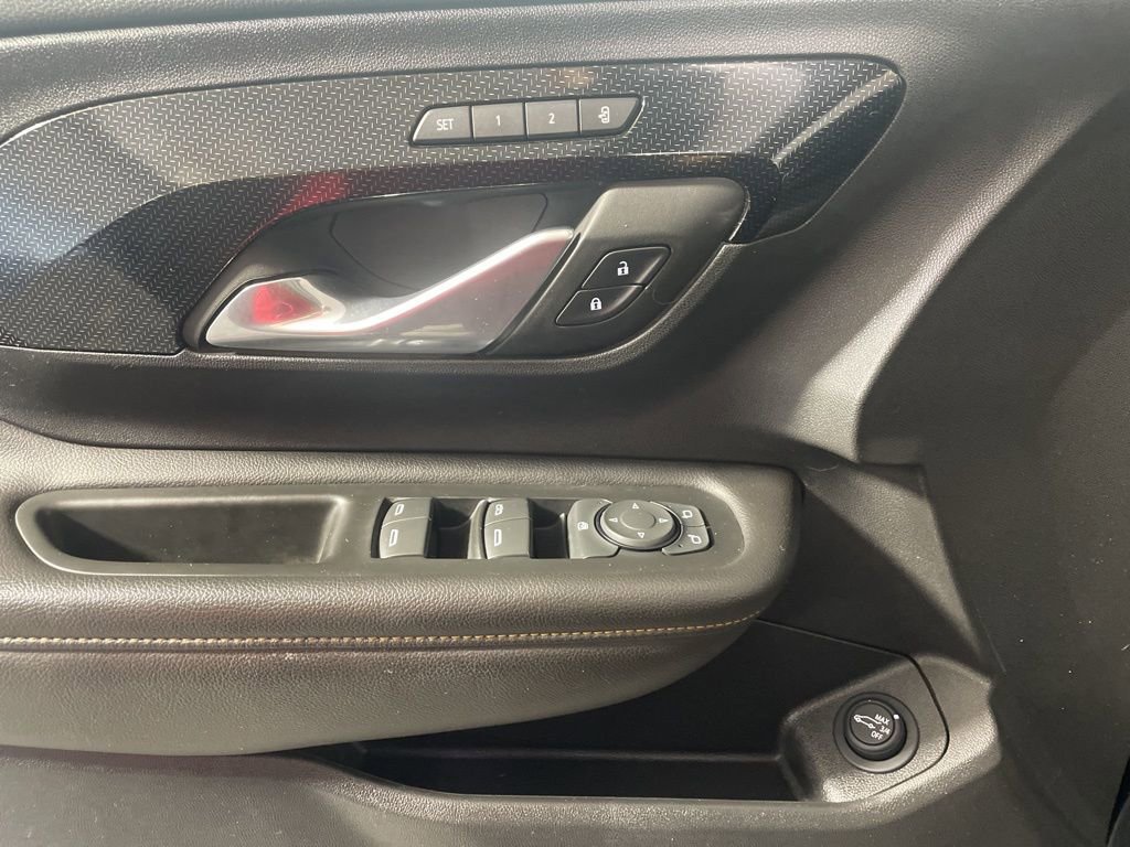 Used 2022 GMC Terrain AT4 w/ Infotainment Package II image 9