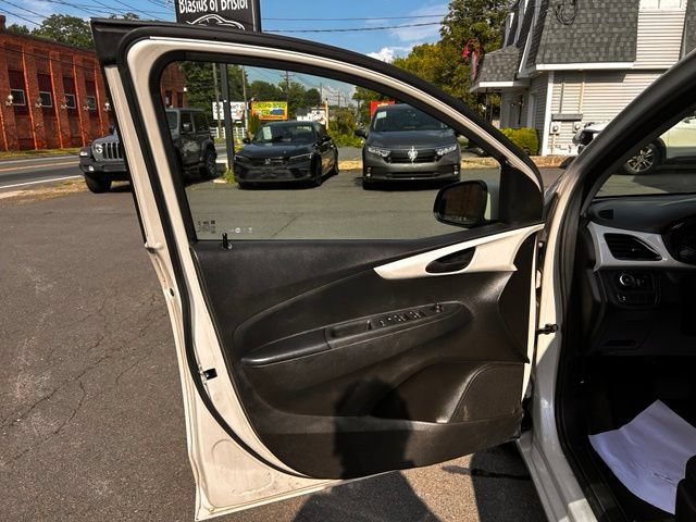 Used 2018 Chevrolet Spark LT FWD image 9