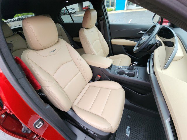 Used 2024 Cadillac XT4 Luxury image 14