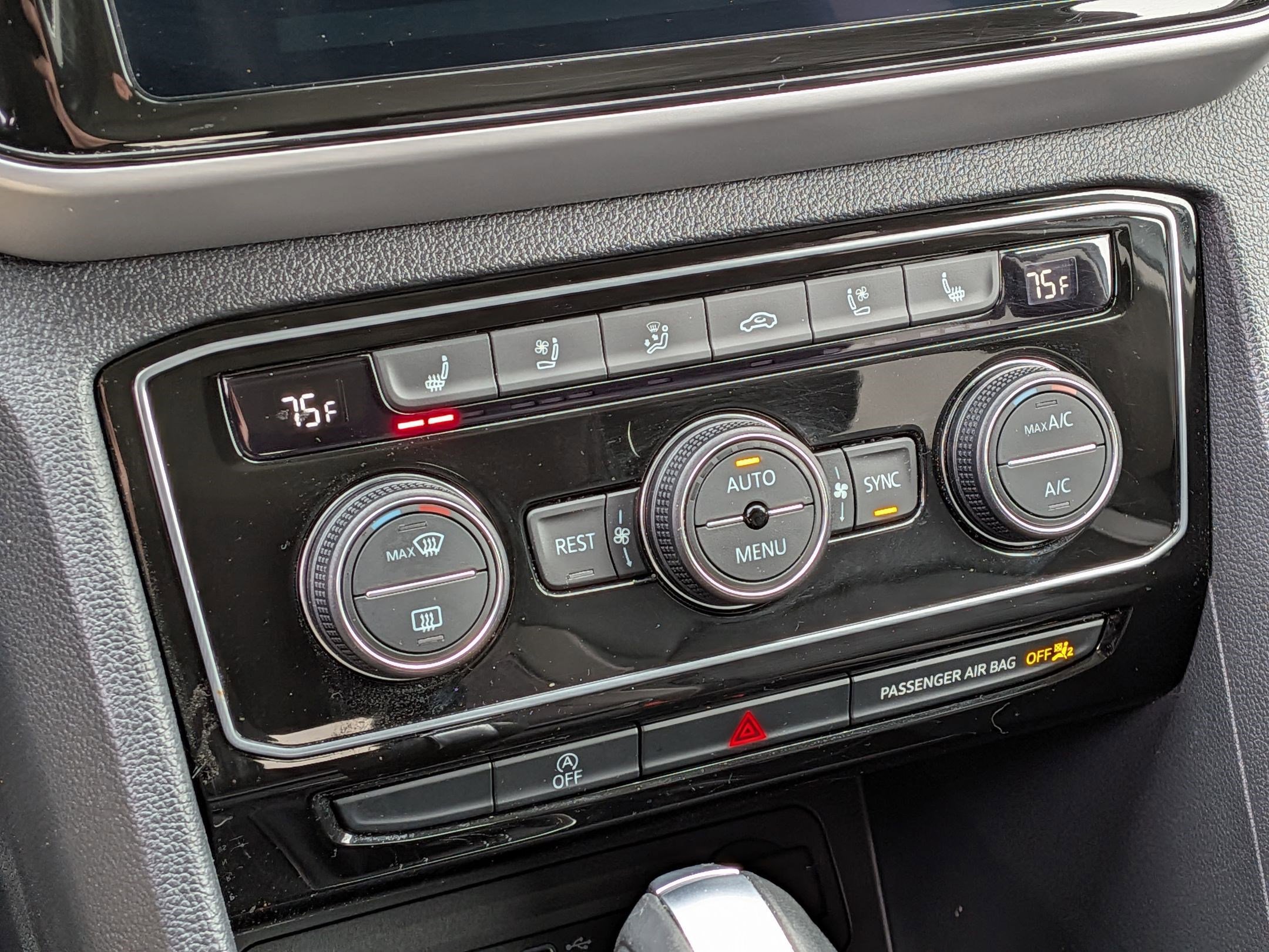 Used 2022 Volkswagen Atlas SEL Premium image 27