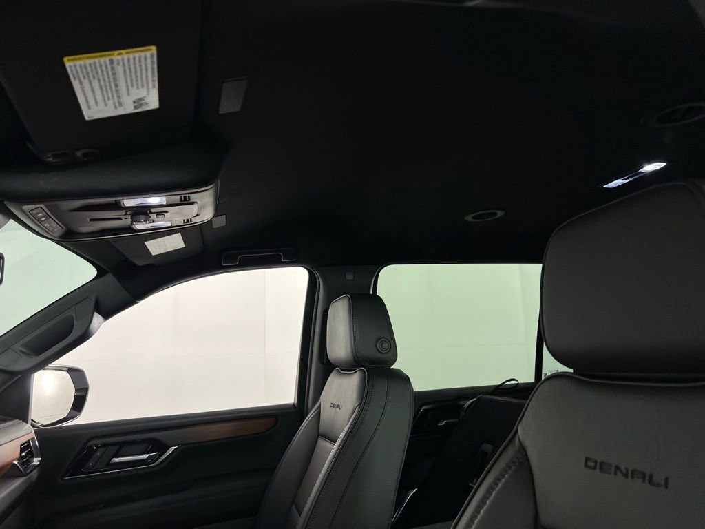 Used 2025 GMC Yukon XL Denali image 26