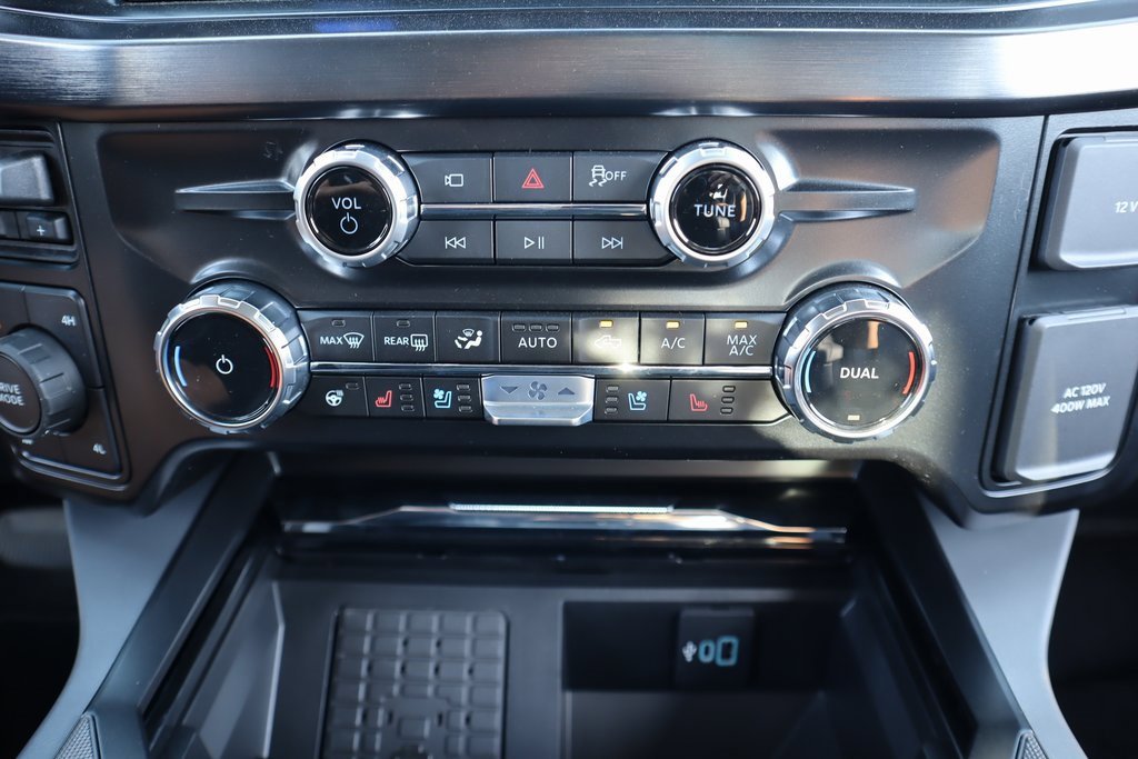 New 2026 Ford F250 Lariat w/ Black Appearance Package image 7