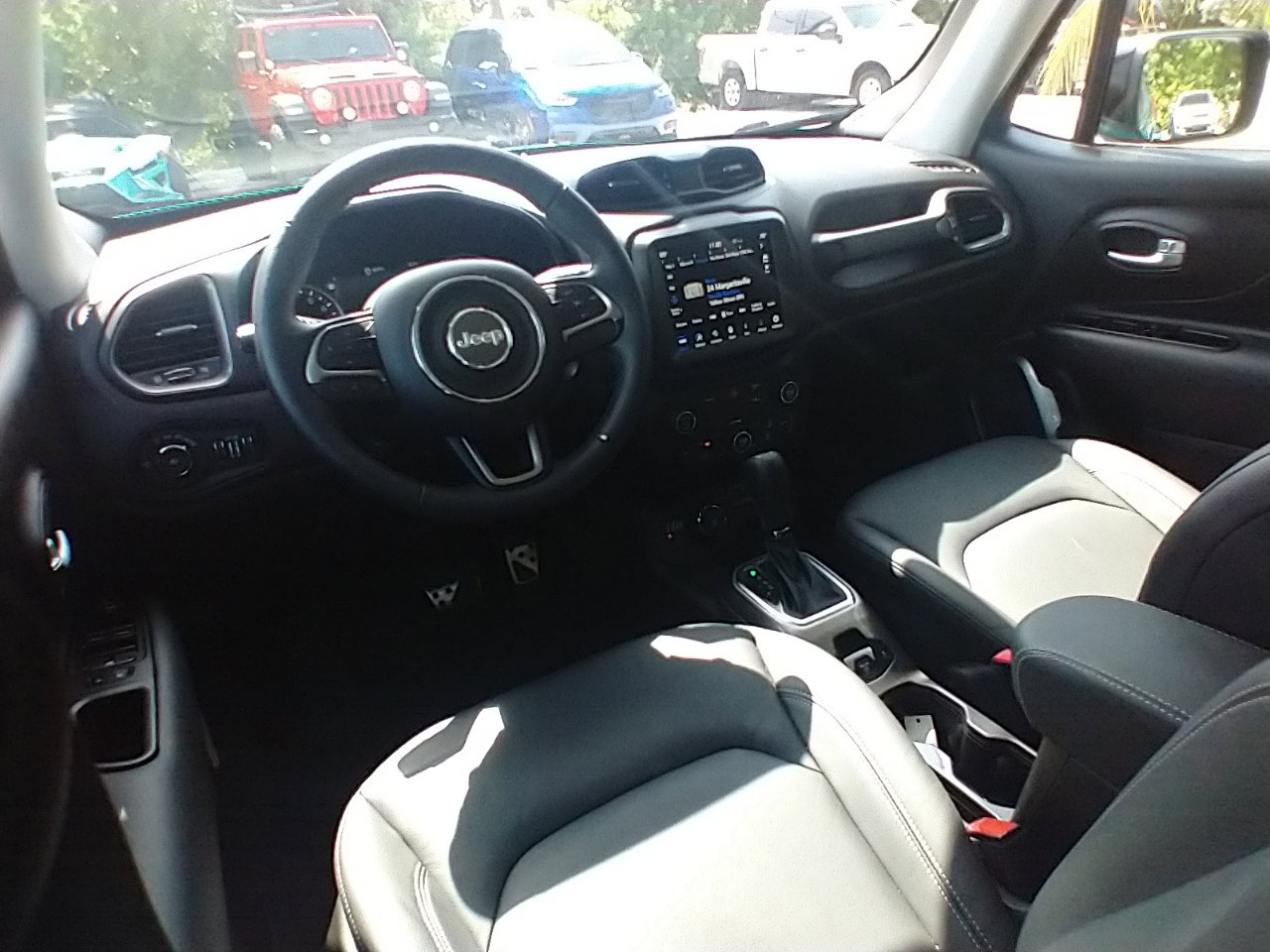 Used 2022 Jeep Renegade Limited image 18