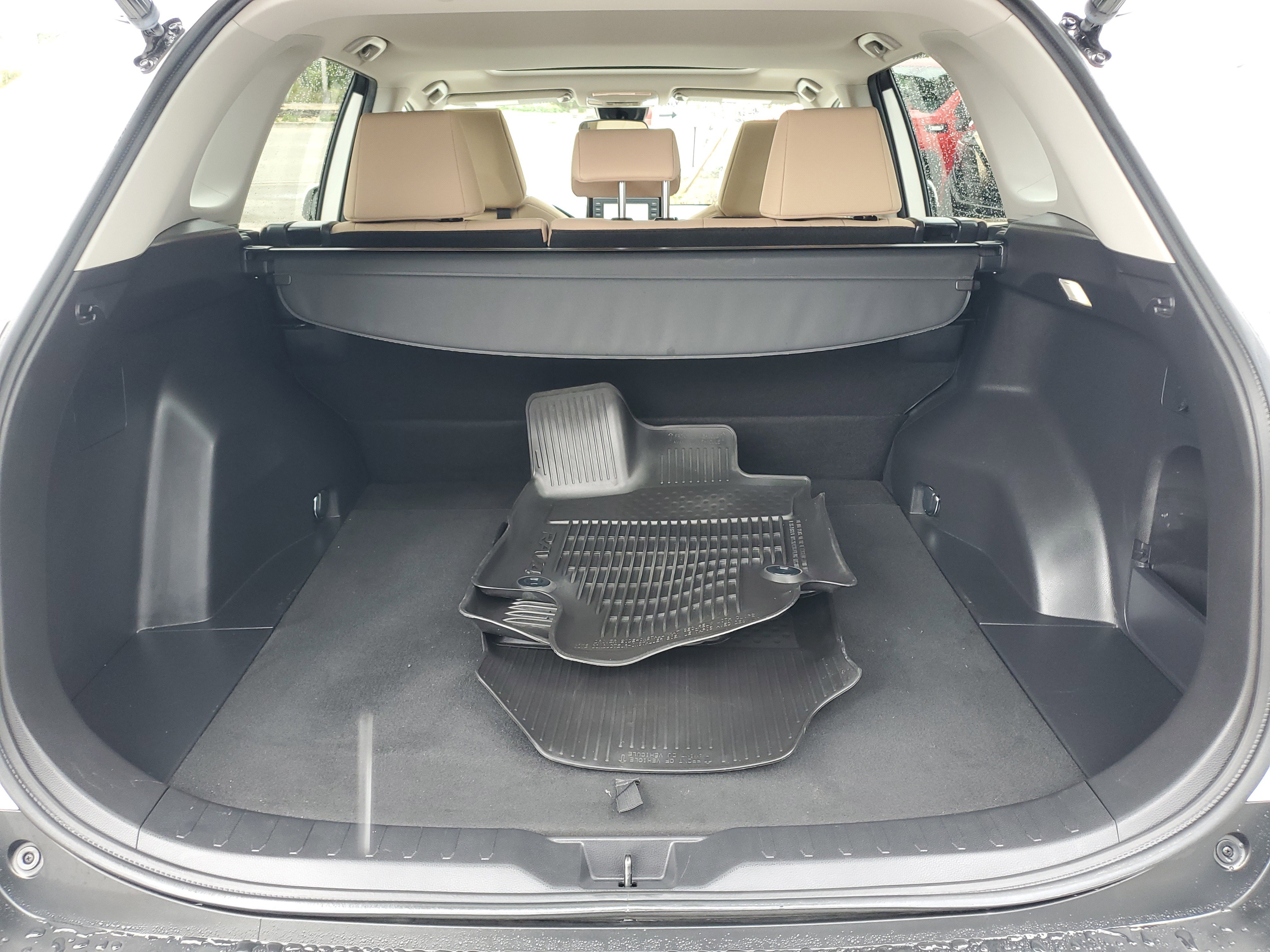 Used 2022 Toyota RAV4 XLE w/ Convenience Package image 17