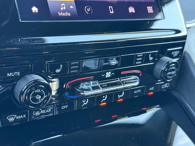 New 2025 Jeep Grand Cherokee L Laredo w/ Luxury Tech Group I image 29