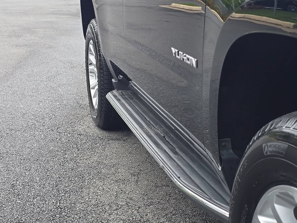 Used 2017 GMC Yukon SLT AWD/4WD image 9