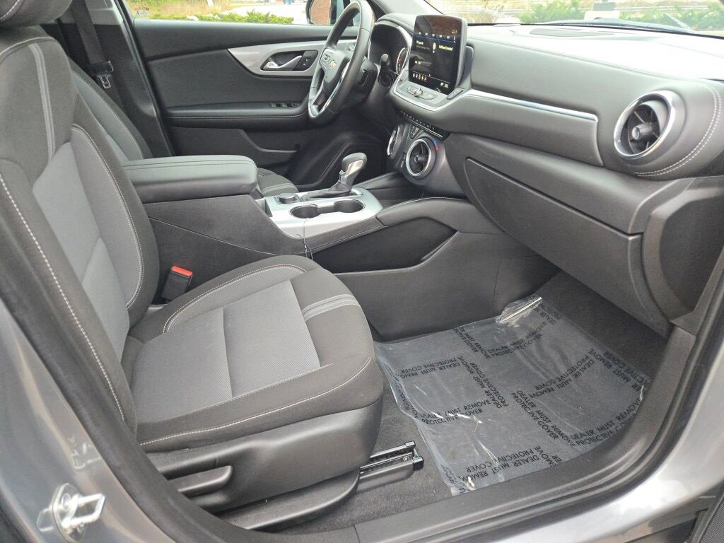 Used 2023 Chevrolet Blazer LT w/ Driver Confidence Package image 7