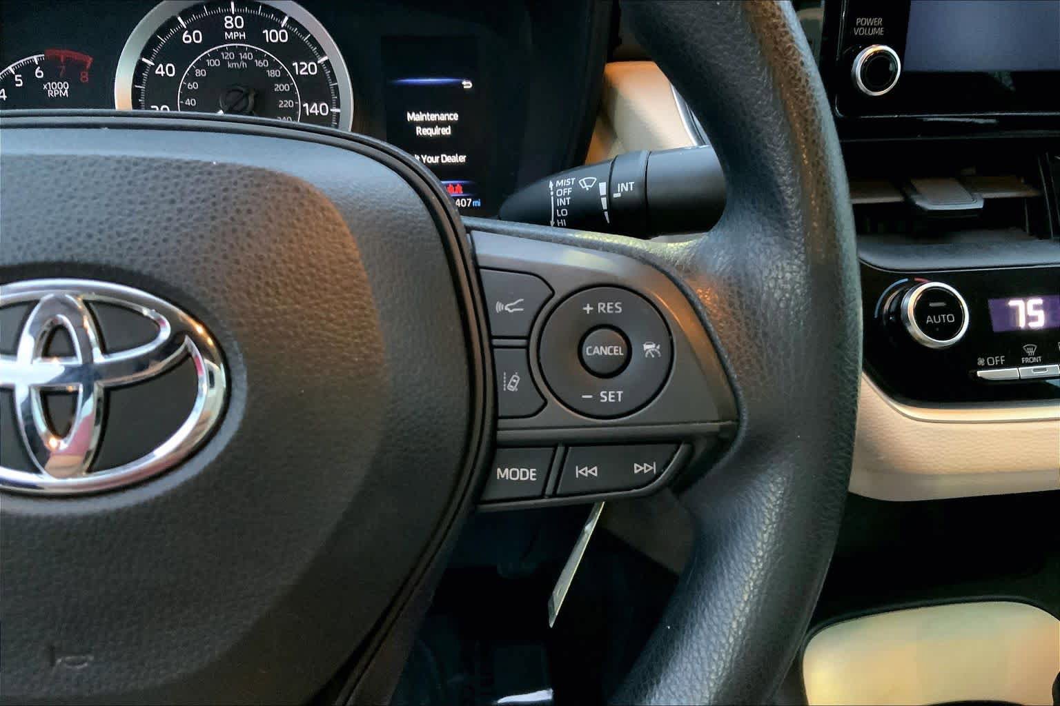 Used 2020 Toyota Corolla LE FWD image 24