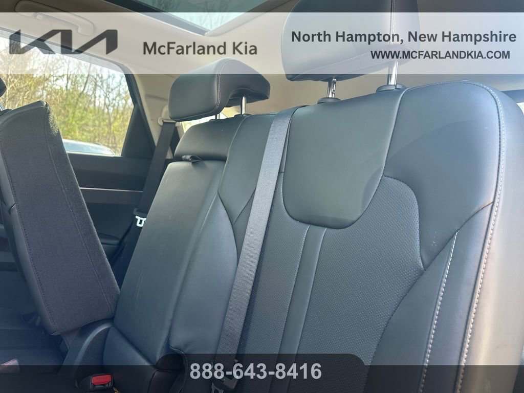 Used 2023 Kia Sorento S w/ Panoramic Sunroof Package AWD/4WD image 12