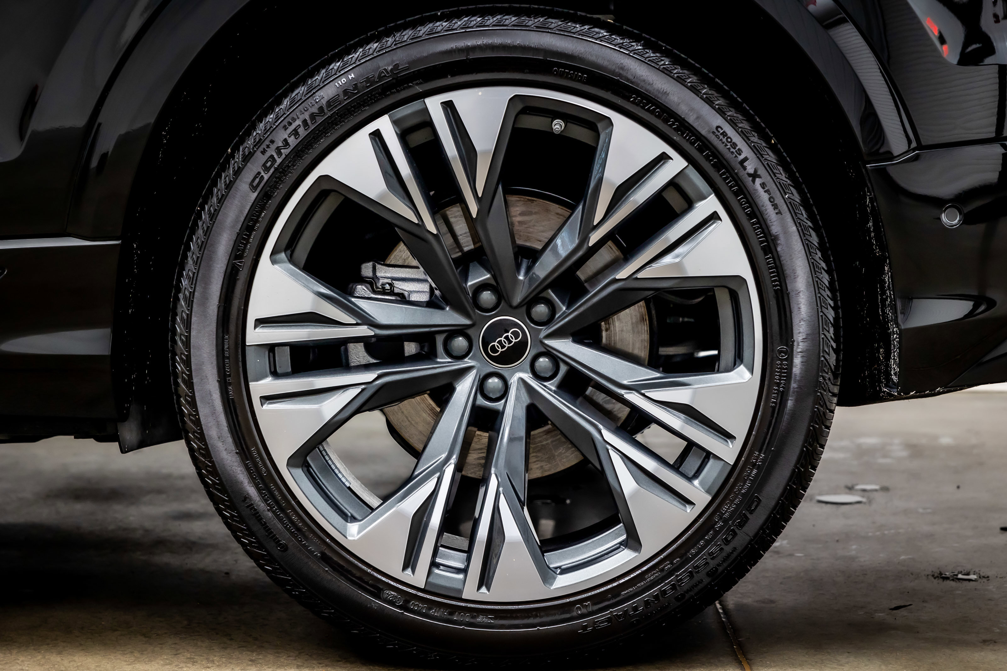 Used 2025 Audi Q8 Prestige image 31