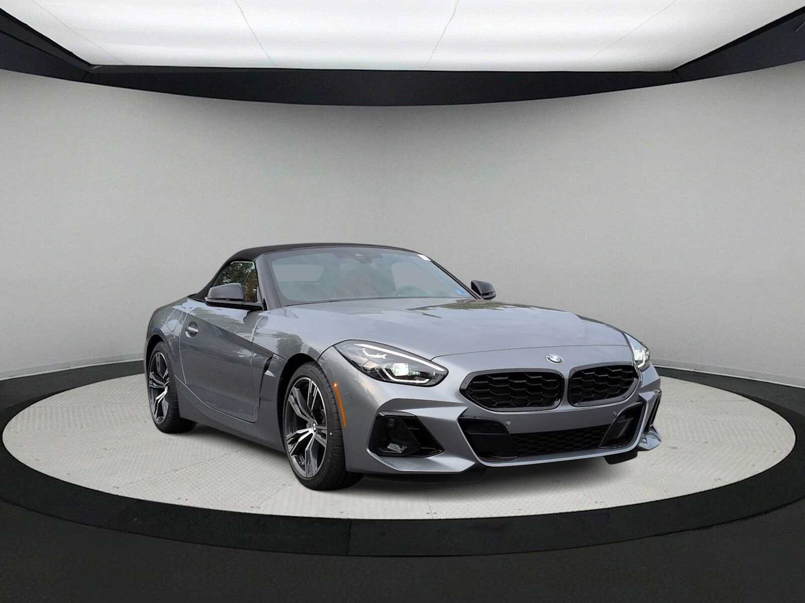New 2026 BMW Z4 M40i w/ Premium Package RWD image 2