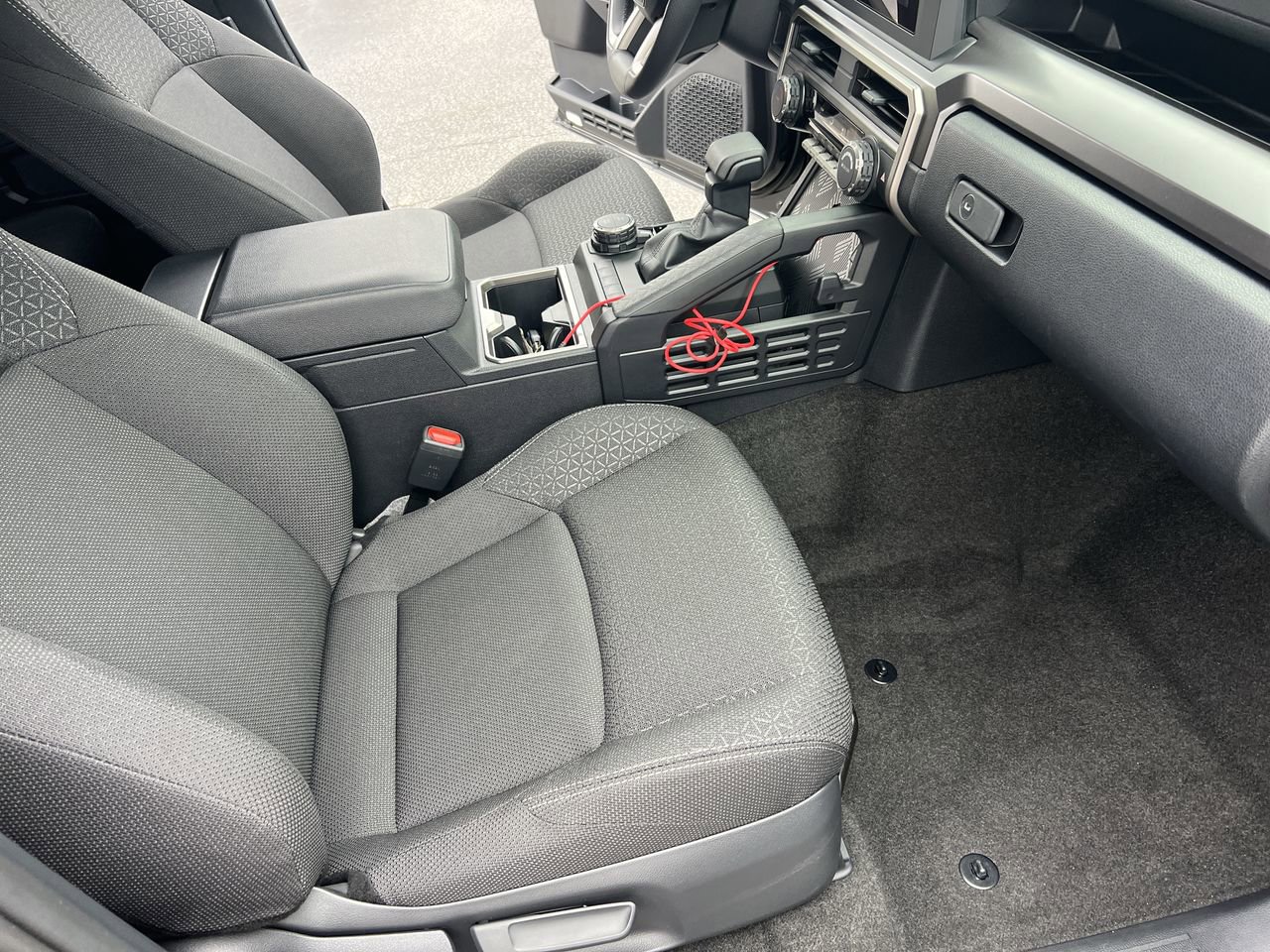 Used 2025 Toyota 4Runner SR5 AWD/4WD image 34