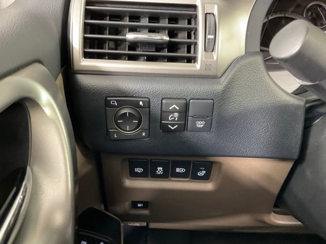 Used 2023 Lexus GX 460 Premium w/ Accessory Package image 29