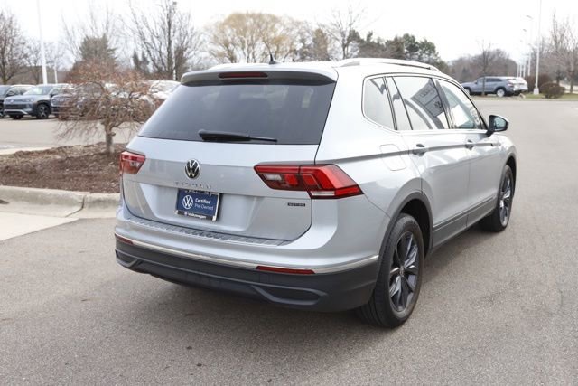 Used 2023 Volkswagen Tiguan SE image 3