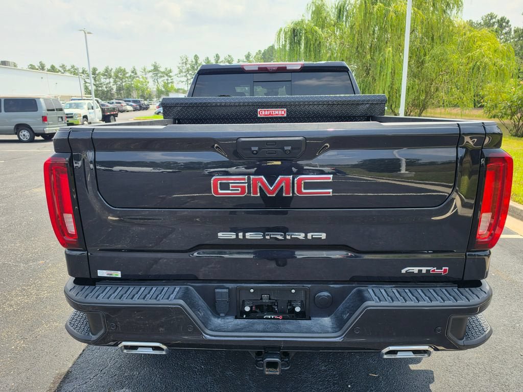 Used 2024 GMC Sierra 1500 AT4 w/ Technology Package AWD/4WD image 8