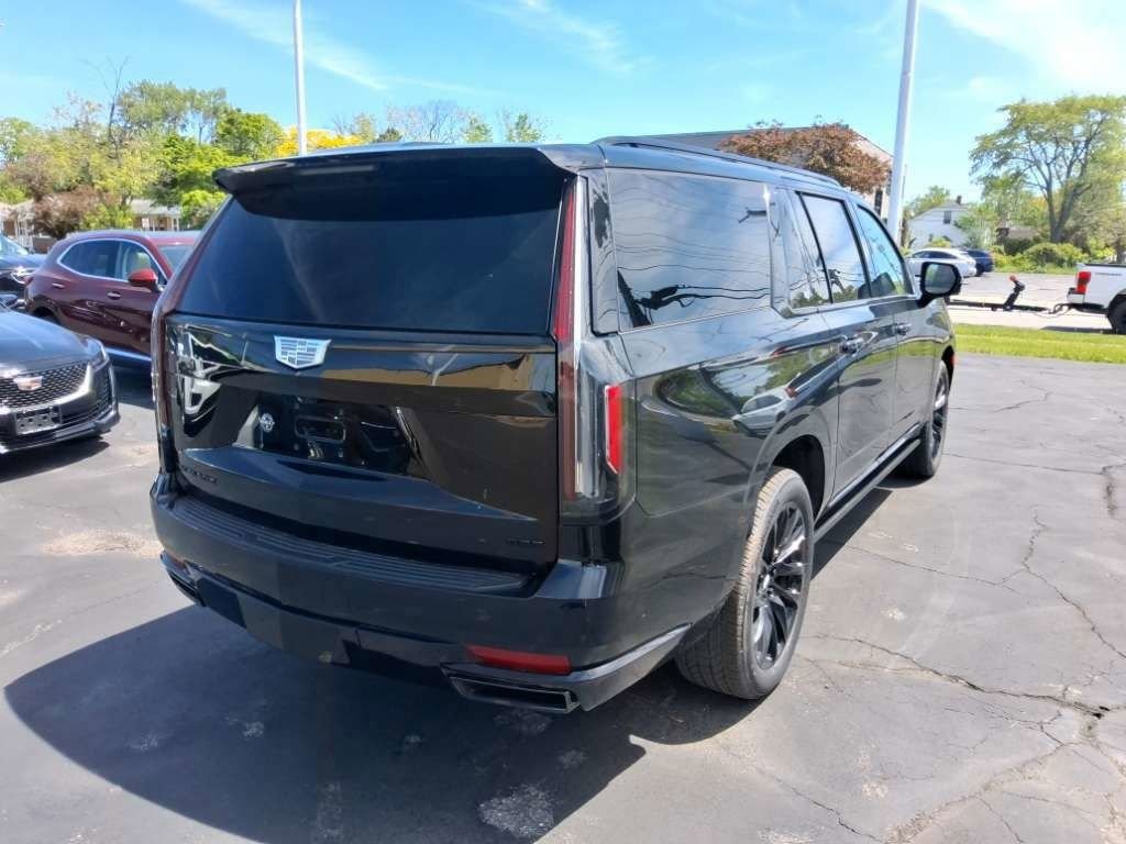 Used 2023 Cadillac Escalade ESV Sport Platinum w/ LPO, ONYX Package AWD/4WD image 6