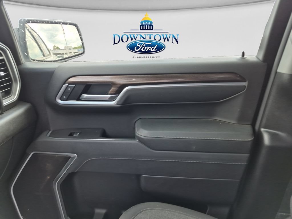 Used 2025 Chevrolet Silverado 1500 LT AWD/4WD image 21