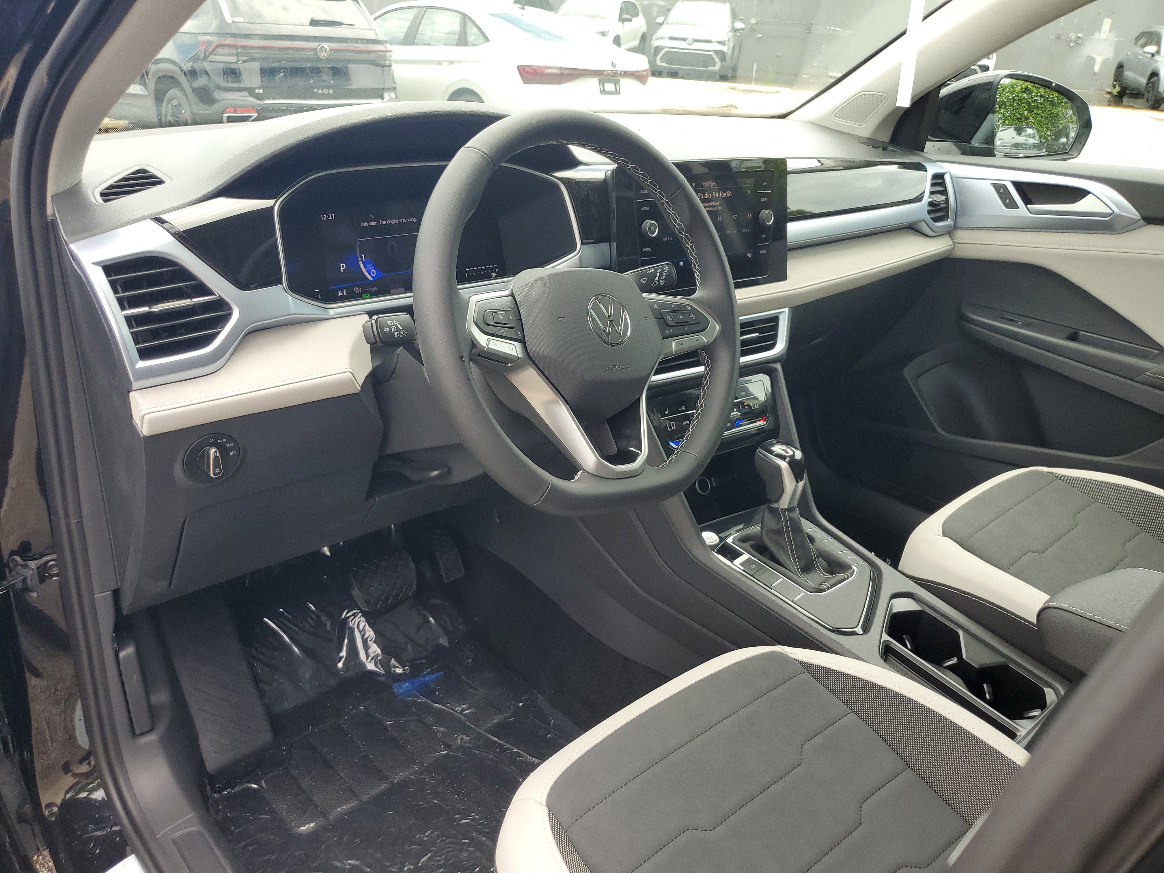 New 2025 Volkswagen Taos SE image 8