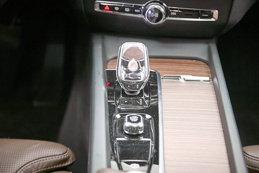 Certified 2024 Volvo V60 B5 Cross Country Ultimate image 30