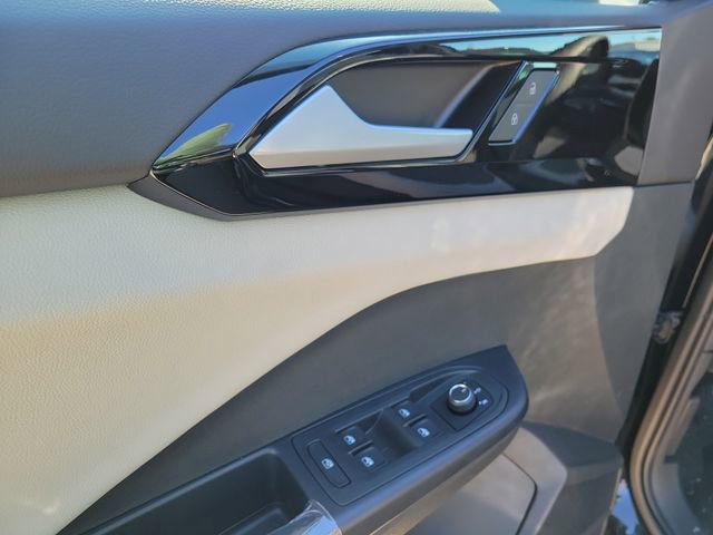 New 2026 Volkswagen Taos S image 19