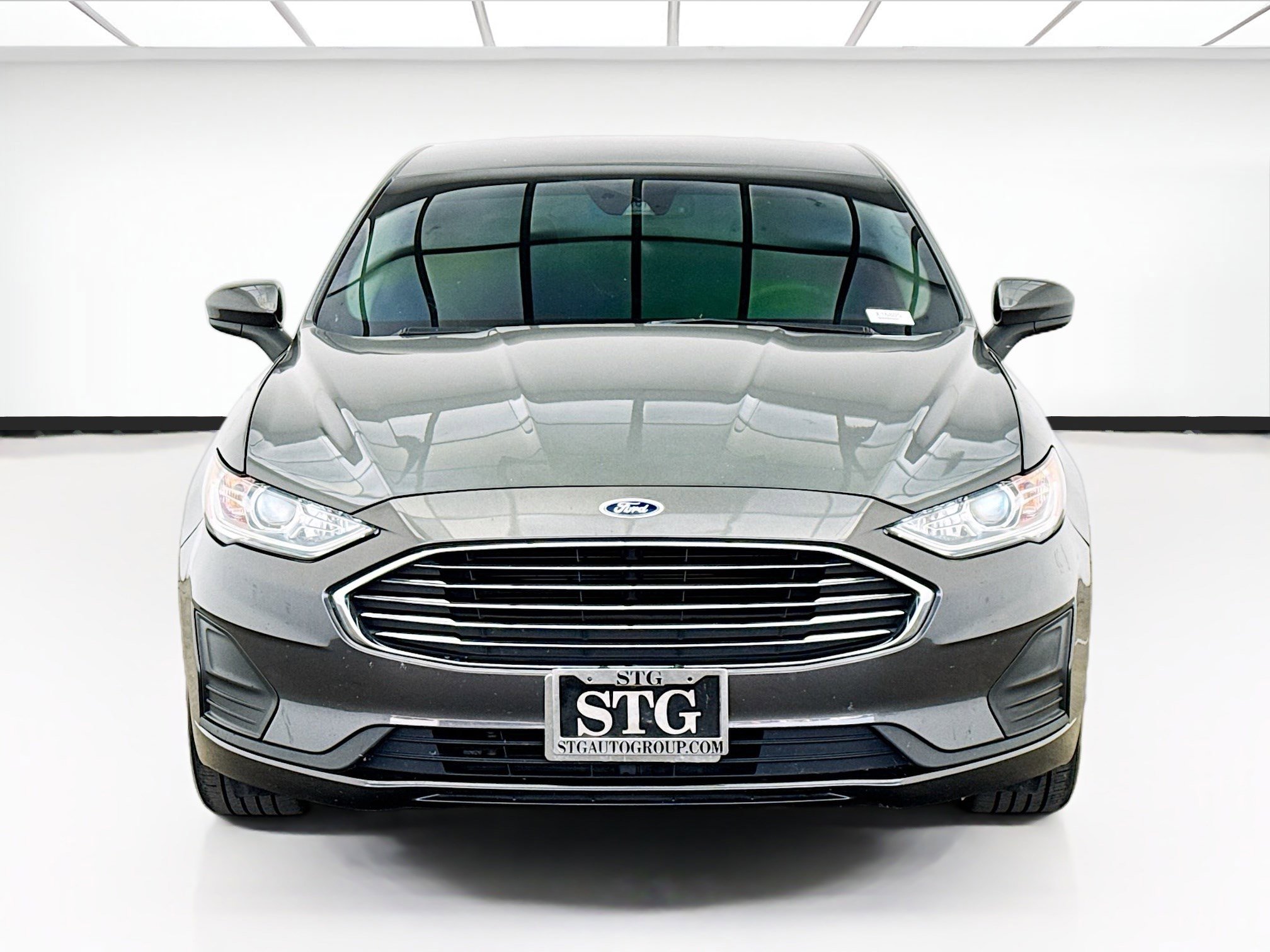 Used 2020 Ford Fusion SE image 2