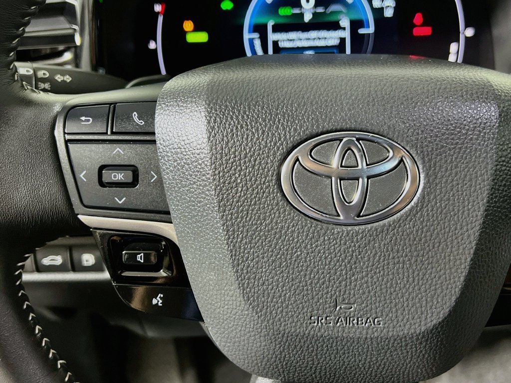 Used 2025 Toyota Camry SE FWD image 16
