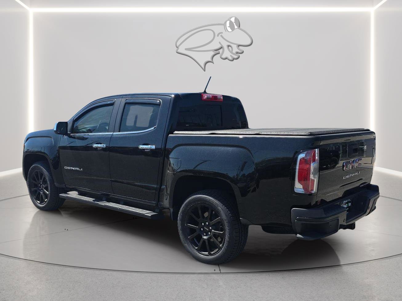 Used 2022 GMC Canyon Denali w/ Denali Black Edition Package AWD/4WD image 6