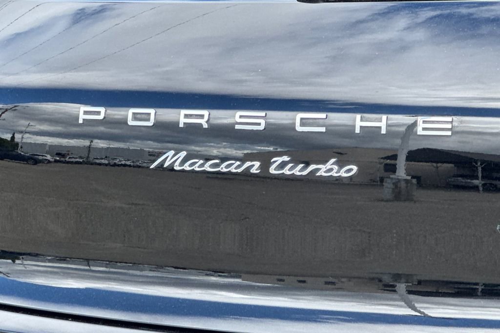 Used 2018 Porsche Macan Turbo image 26