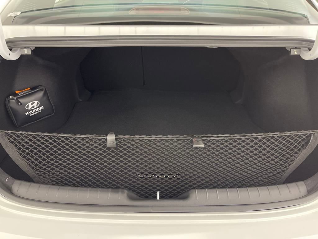 New 2025 Hyundai Elantra Limited image 10