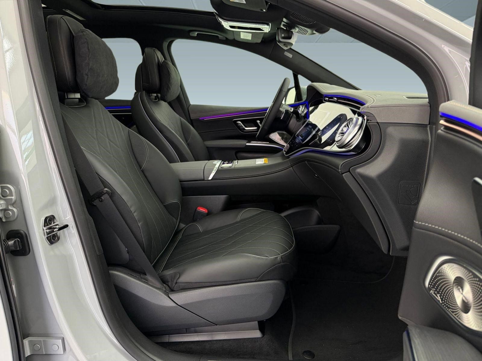 New 2026 Mercedes-Benz EQS 550 4MATIC SUV image 24