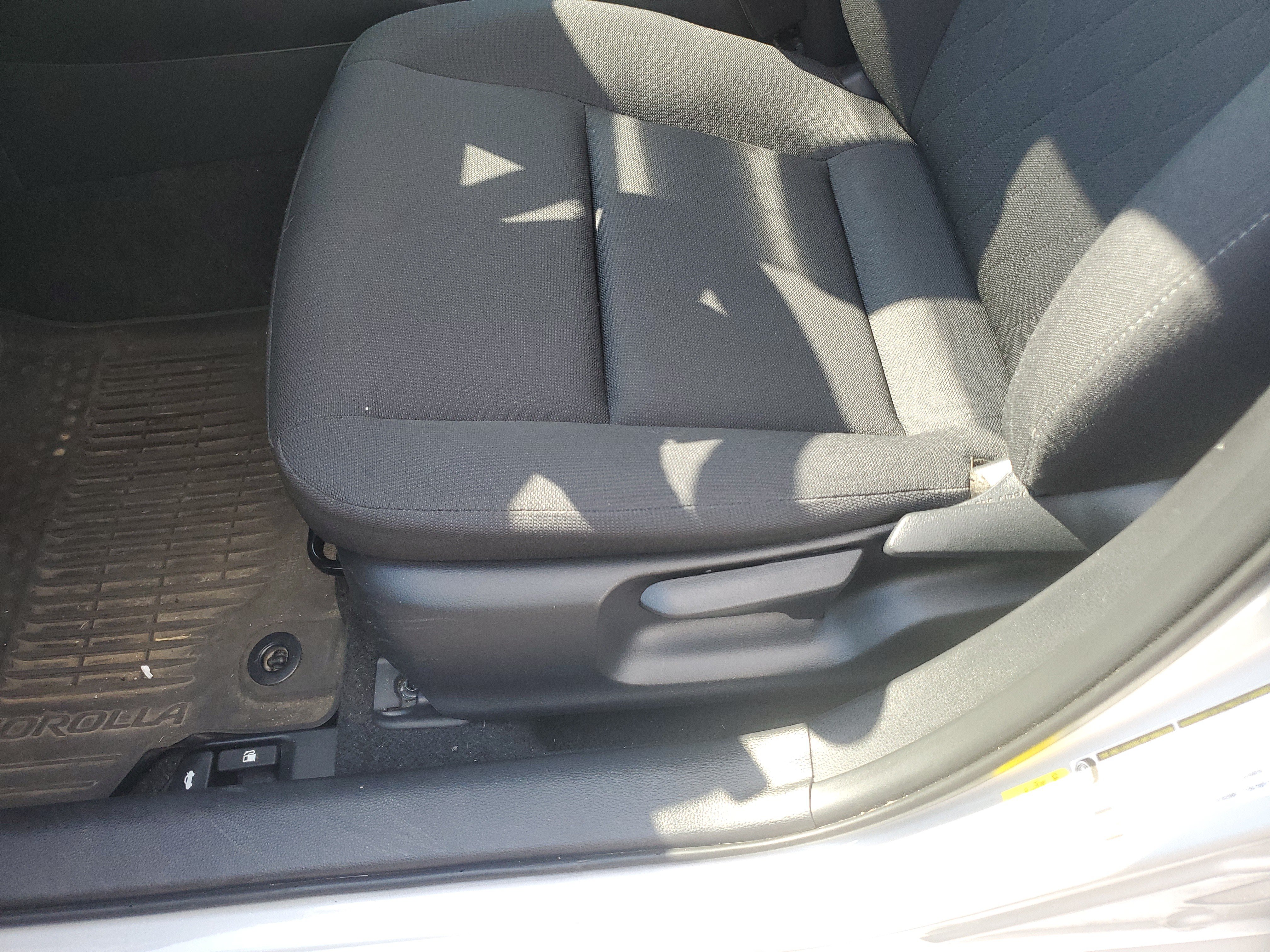 Used 2024 Toyota Corolla LE FWD image 17