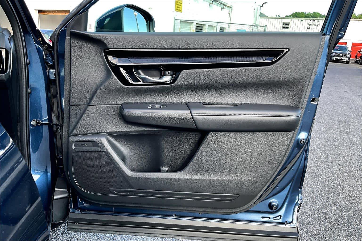 Used 2025 Honda CR-V EX-L image 23