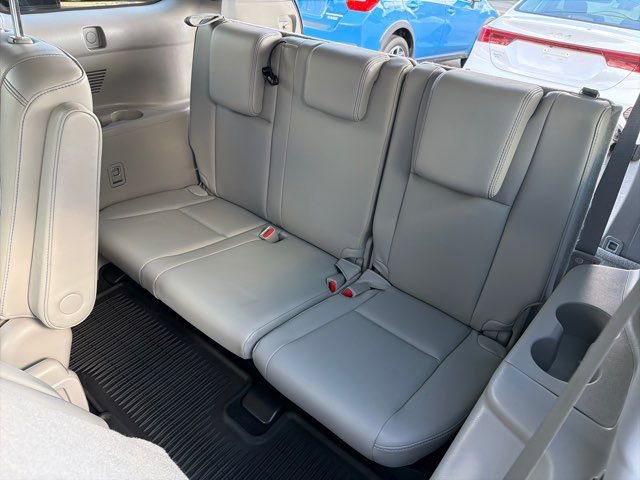 Used 2015 Toyota Highlander Limited Platinum image 34