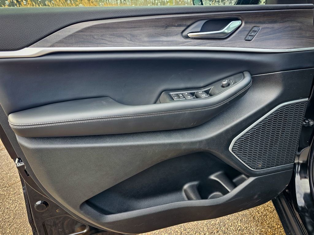 New 2026 Jeep Grand Cherokee Limited image 9