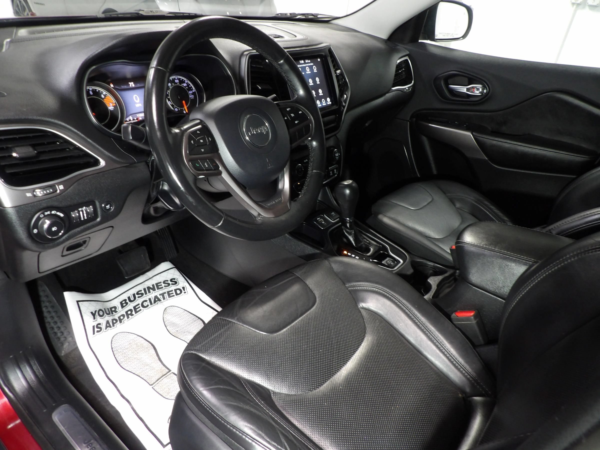 Used 2019 Jeep Cherokee Limited FWD image 8