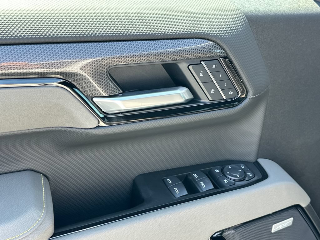 New 2026 Chevrolet Silverado 1500 ZR2 AWD/4WD image 13