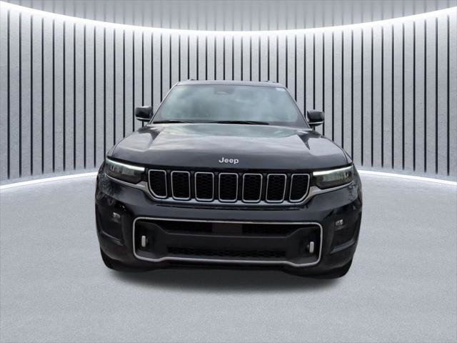 Certified 2024 Jeep Grand Cherokee Overland w/ Luxury Tech Group IV AWD/4WD image 18